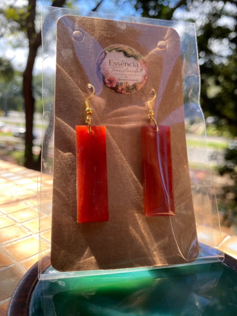 Brincos Artesanais em Resina: Elegância, Exclusividade e Arte Feita à Mão
